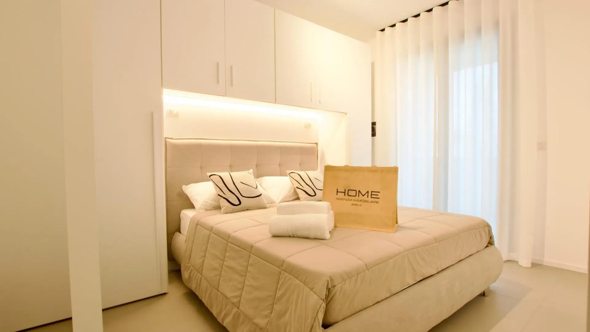 Jes Palace - Home Immobiliare Lido di Jesolo 0*,